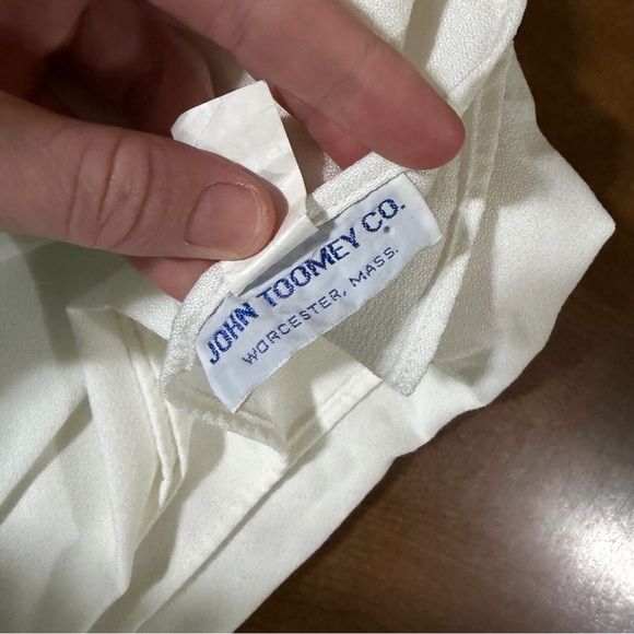 John Toomey Co. Other - Nice white oblong tablecloth